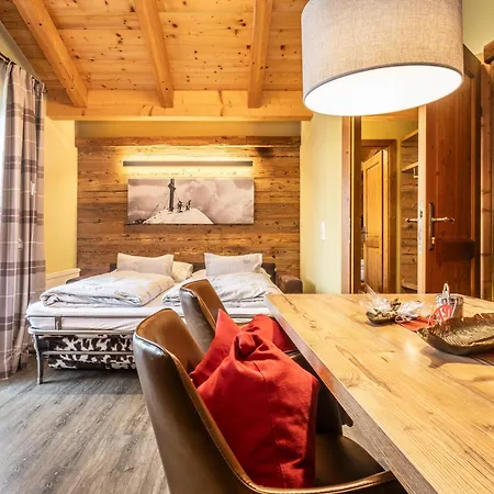 Dorfkrug - Luxury & Апартаменты Капрун