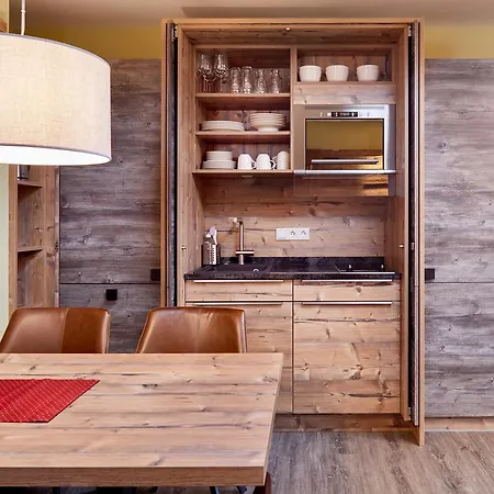 Апартаменты Dorfkrug - Luxury & Капрун